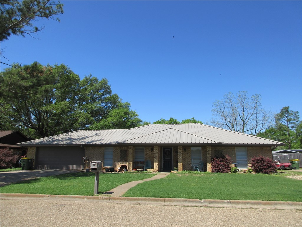 1409 Lorene Lane, Marlin, Texas image 1