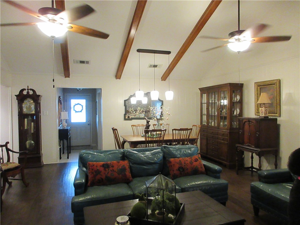 1409 Lorene Lane, Marlin, Texas image 11