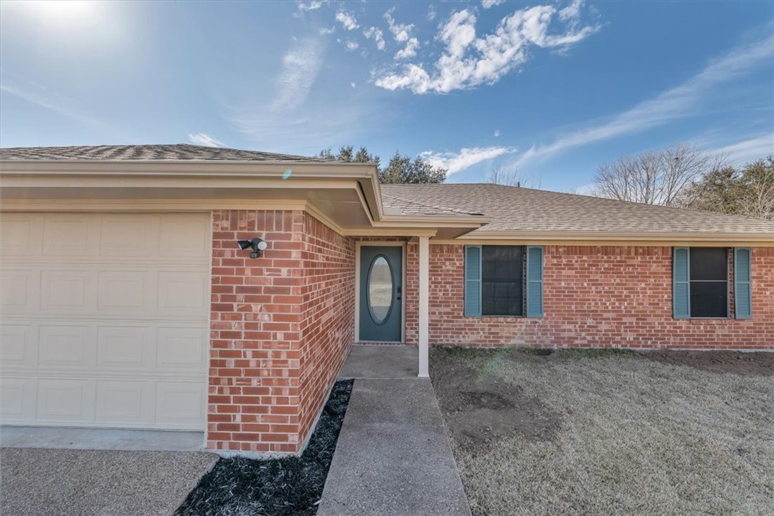 324 S Old Temple Road, Hewitt, Texas image 2