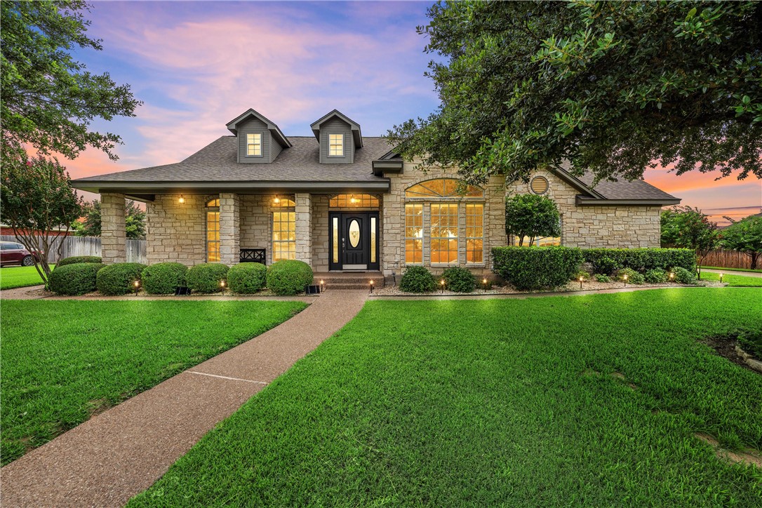 1135 Waverly Drive, Hewitt, Texas image 1