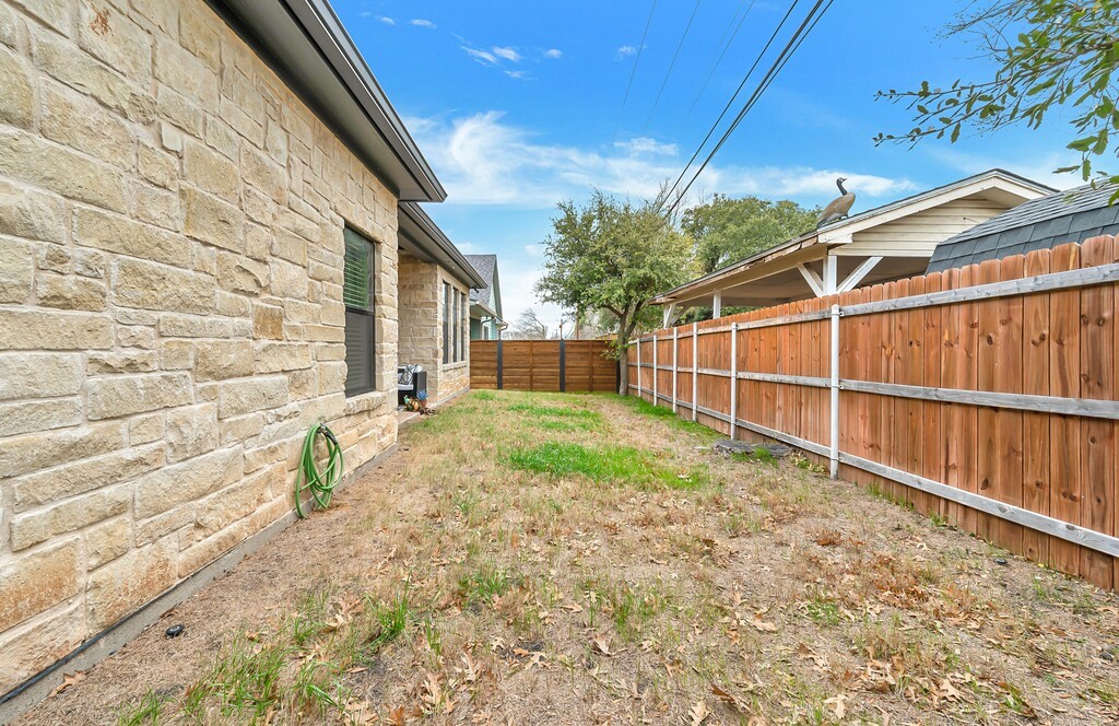 1605 Tranquility Trail, Woodway, Texas image 32