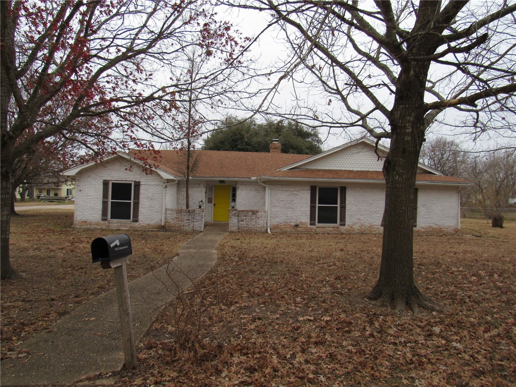 1516 E Mclennan Avenue, Mart, Texas image 1