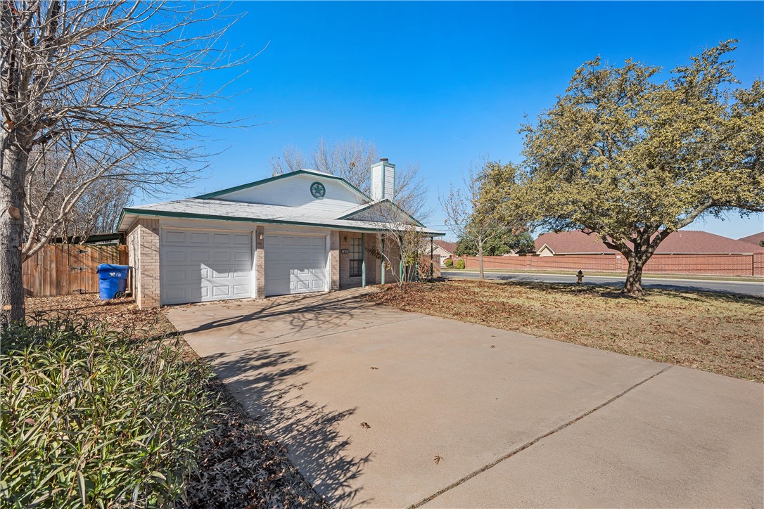 1901 Ruidoso Drive, Woodway, Texas image 3