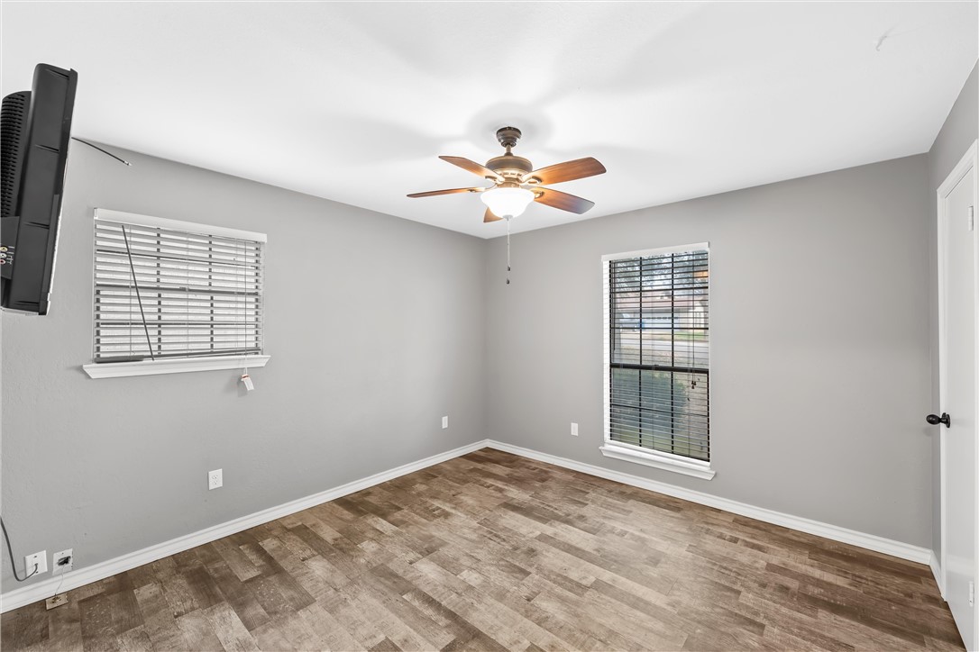 133 Crestwood Drive, Hewitt, Texas image 14
