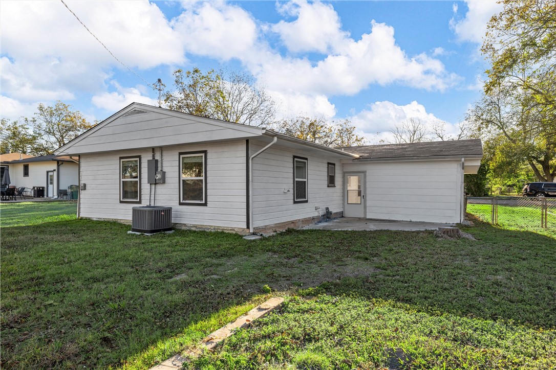 706 S Avenue L Avenue, Clifton, Texas image 14