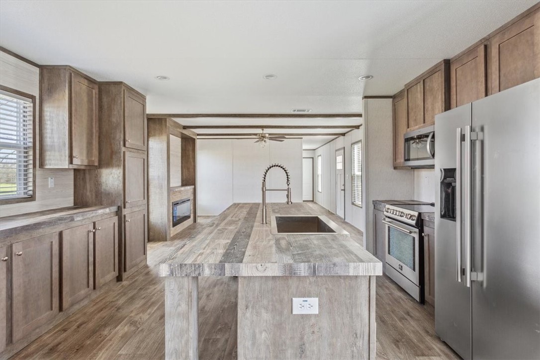 404 E Collins Street, Bremond, Texas image 9