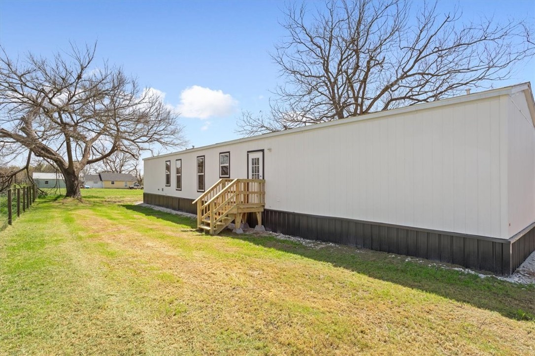 404 E Collins Street, Bremond, Texas image 21