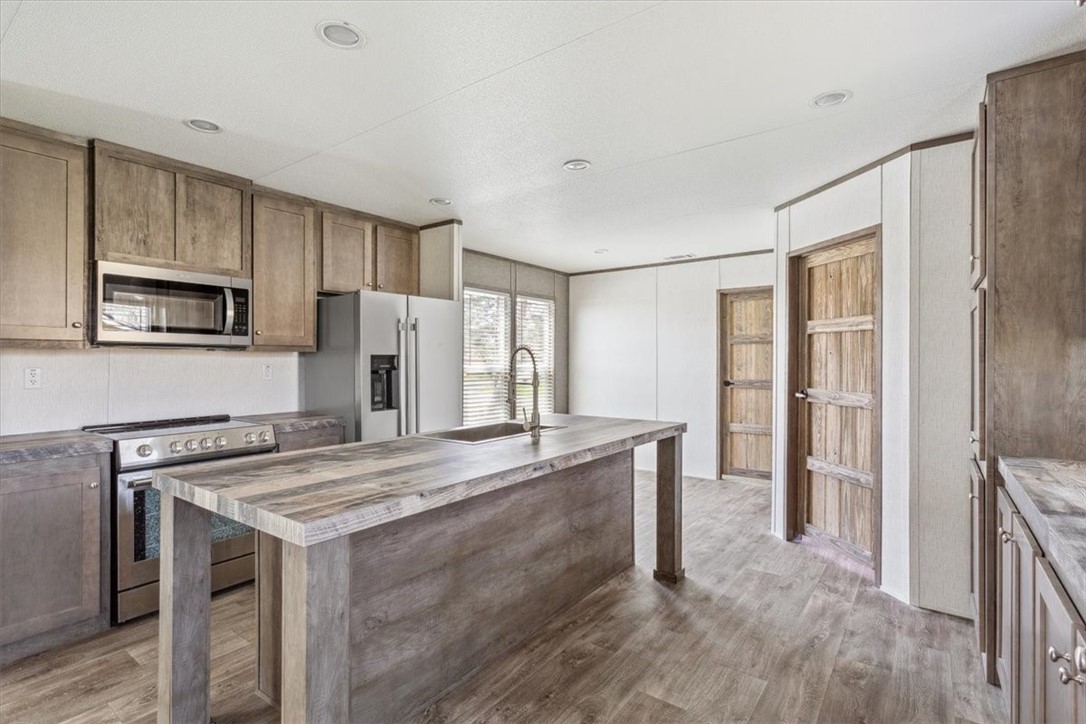 404 E Collins Street, Bremond, Texas image 10
