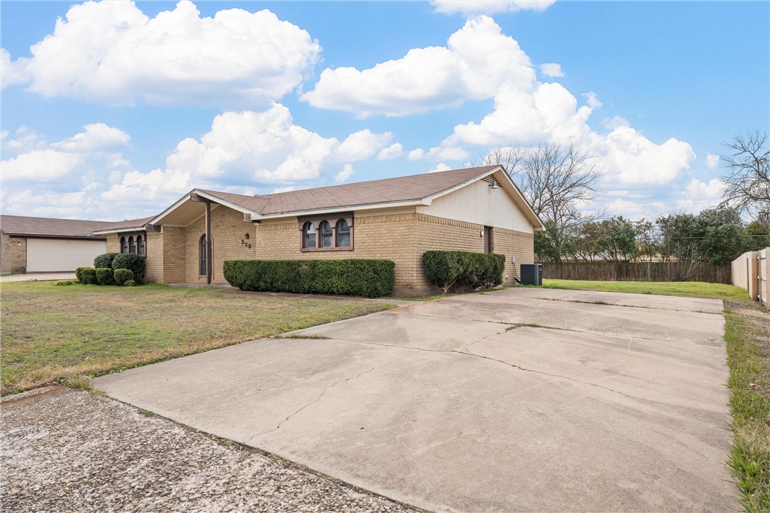 229 Travis Lane, Hewitt, Texas image 23