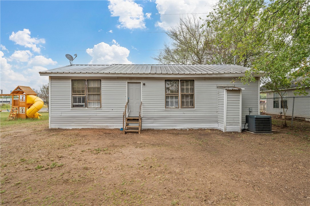 1418 Oaklawn Street, Bellmead, Texas image 14