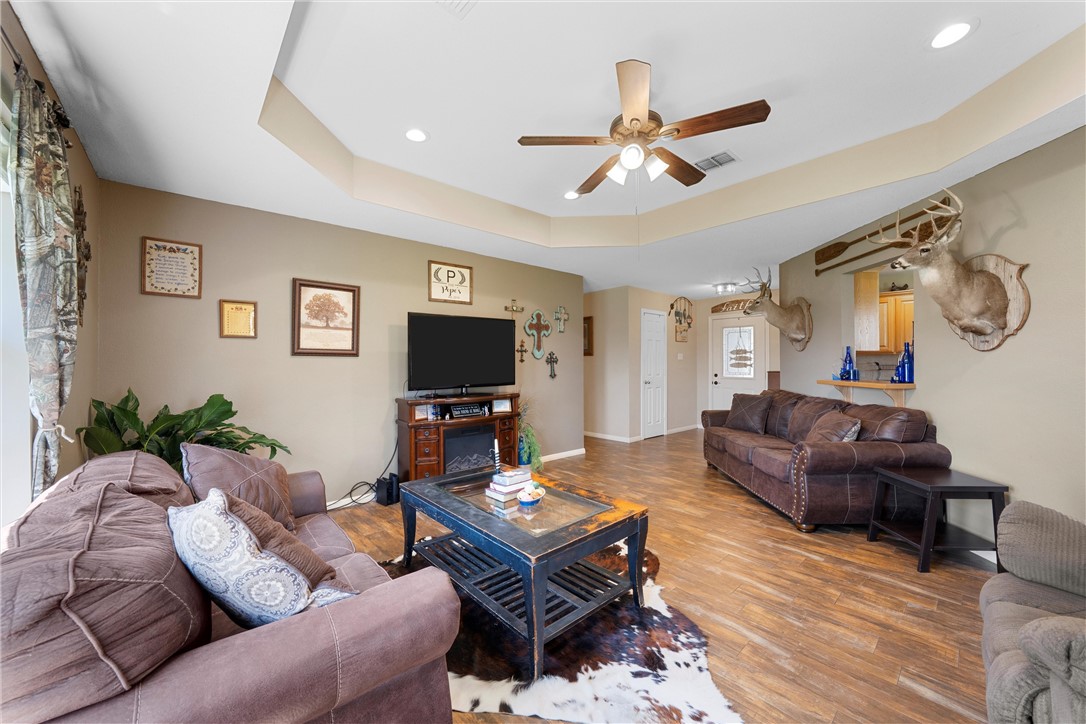 459 Maywood Drive, Woodway, Texas image 7