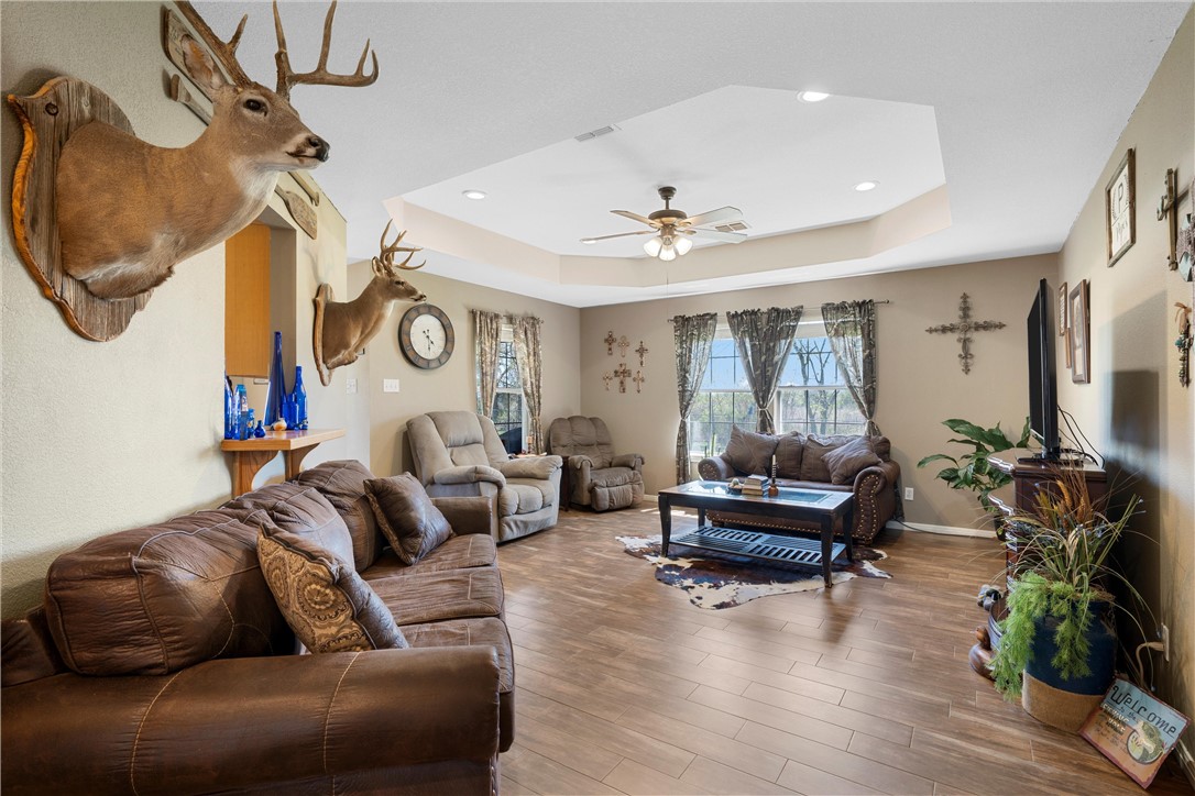 459 Maywood Drive, Woodway, Texas image 5