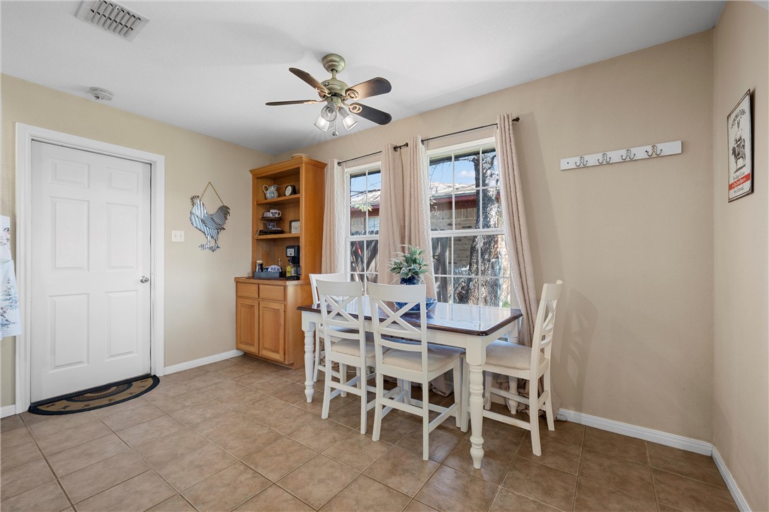 459 Maywood Drive, Woodway, Texas image 11