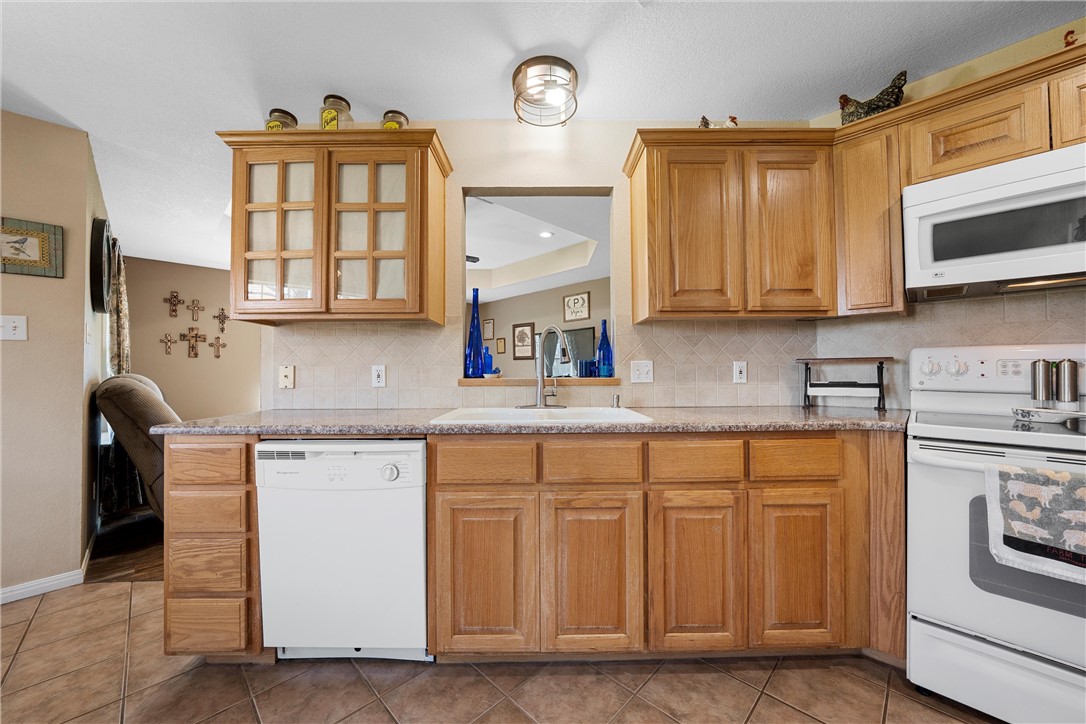 459 Maywood Drive, Woodway, Texas image 10