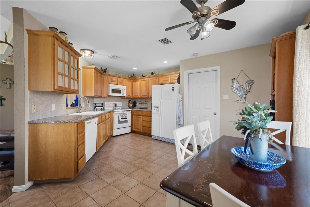 459 Maywood Drive, Woodway, Texas image 8