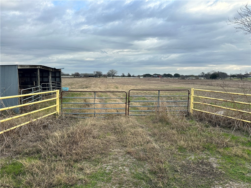 13667 Wortham Bend Road, China Spring, Texas image 1