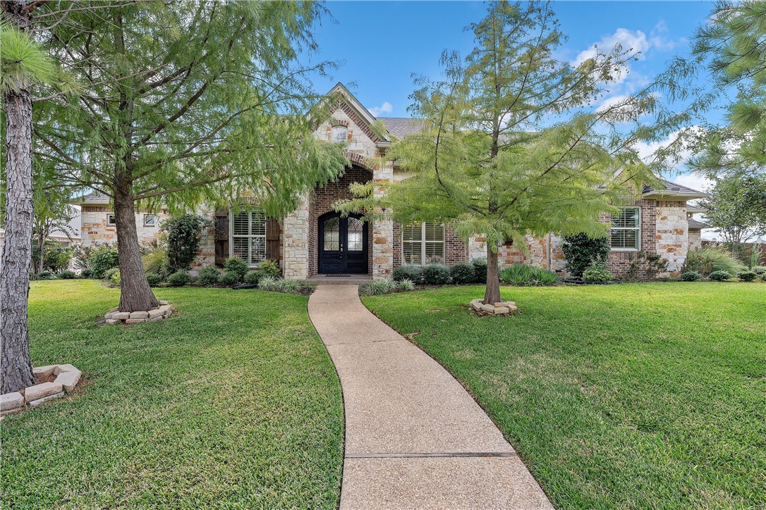 401 Stone Creek Ridge Drive, McGregor, Texas image 1