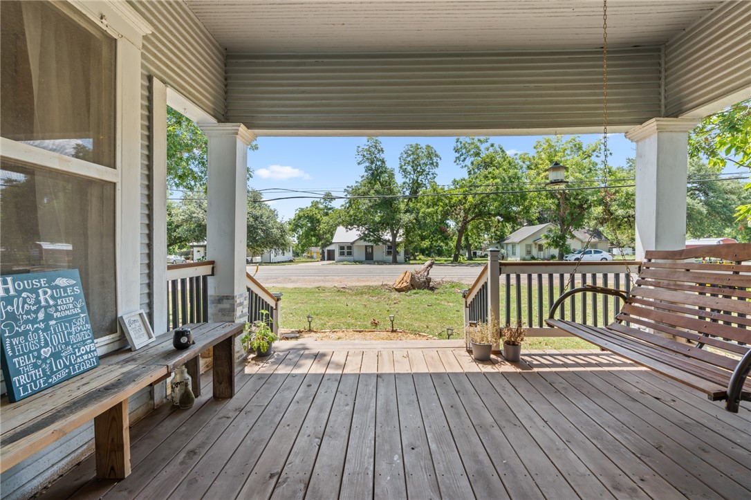706 E Gassaway St, Lott, Texas image 18