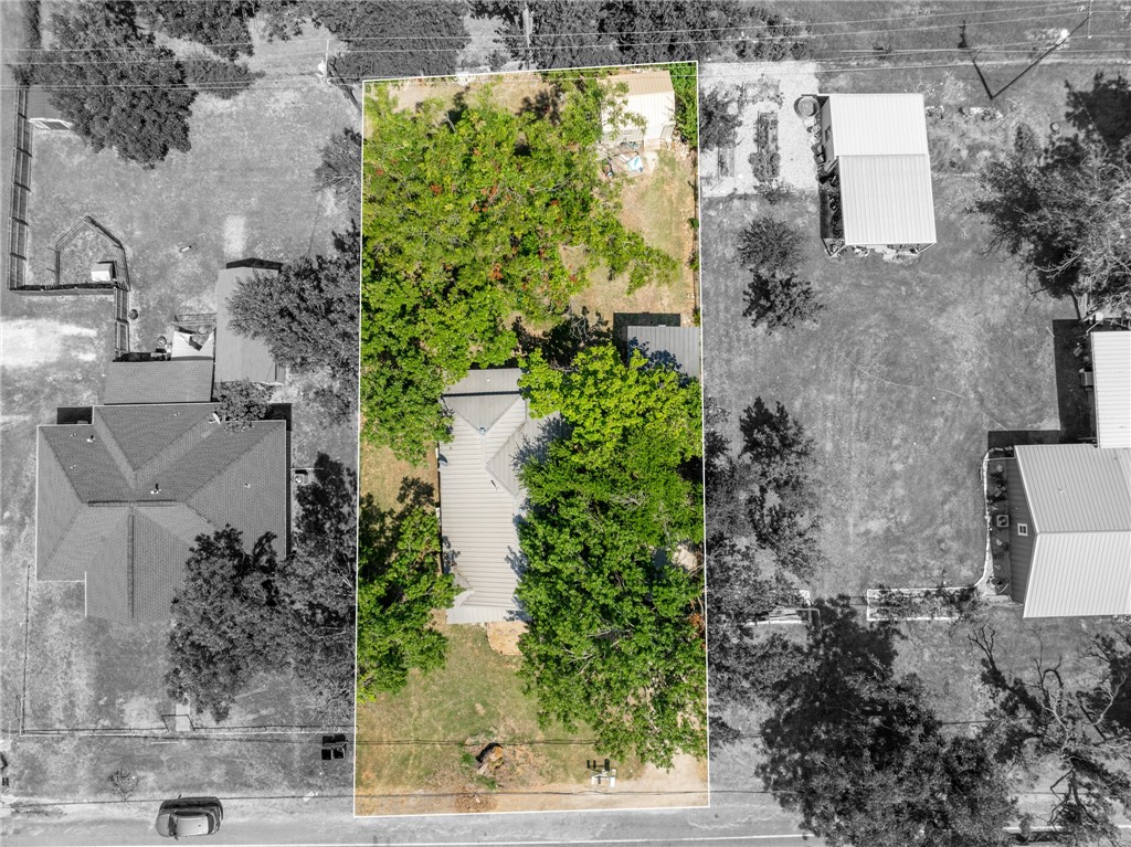 706 E Gassaway St, Lott, Texas image 25