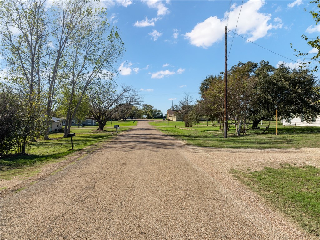 389 Illinois, China Spring, Texas image 2