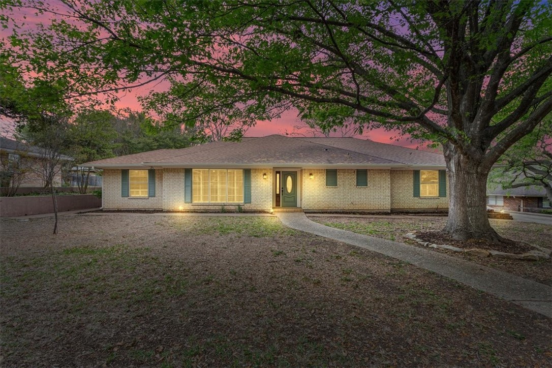 1705 Live Oak Valley Circle, Waco, Texas image 2