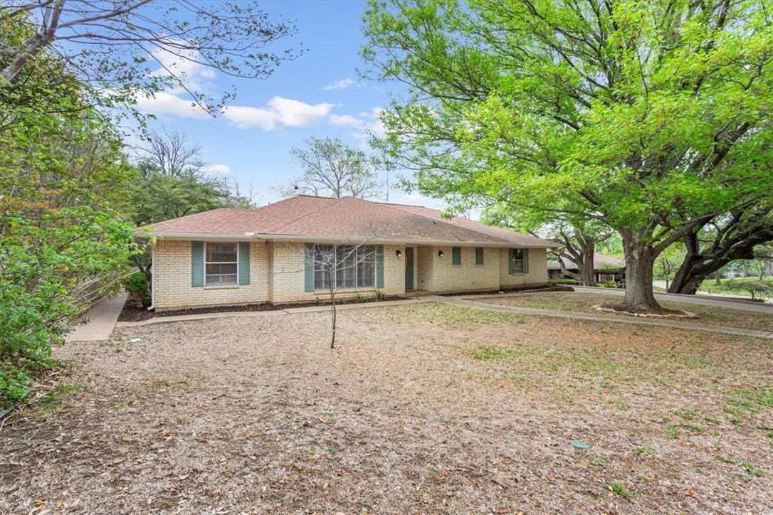 1705 Live Oak Valley Circle, Waco, Texas image 5