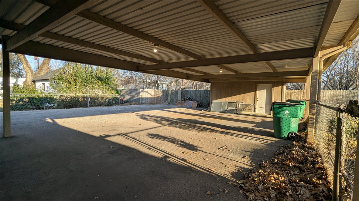 1122 W 6th Street, McGregor, Texas image 32