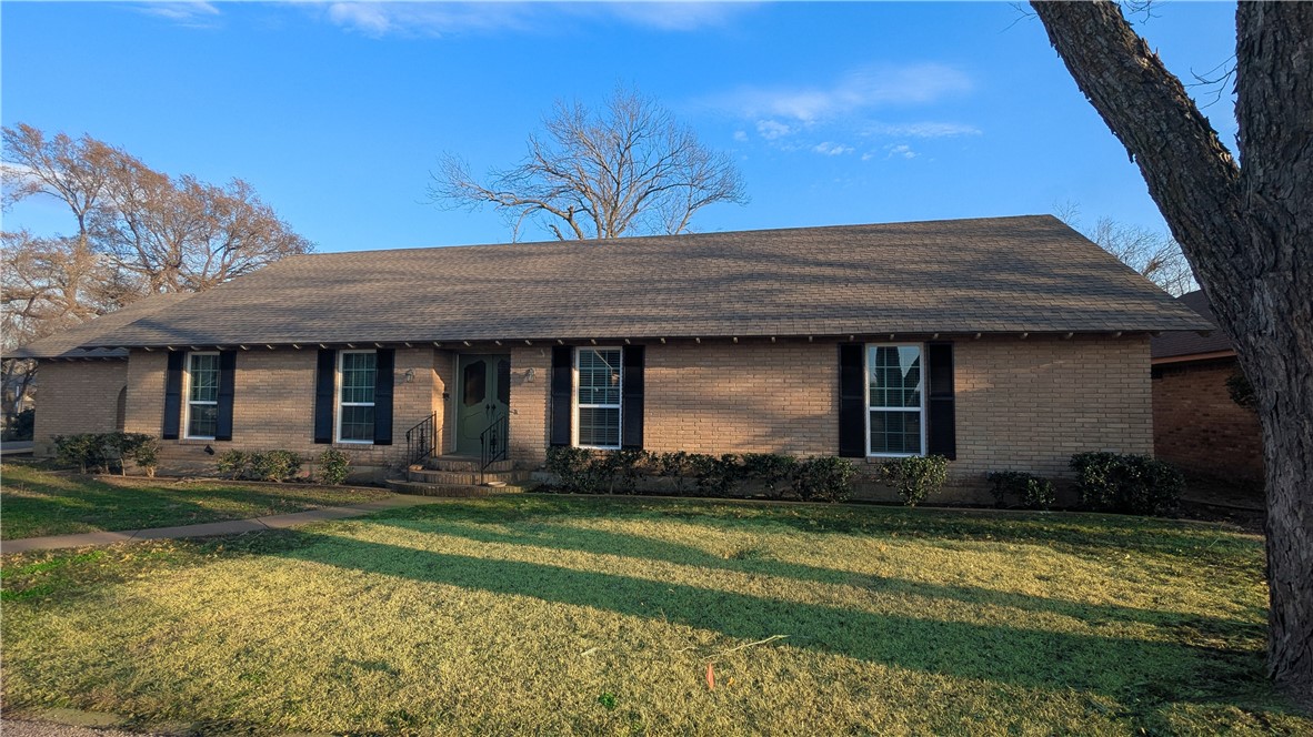 1122 W 6th Street, McGregor, Texas image 37