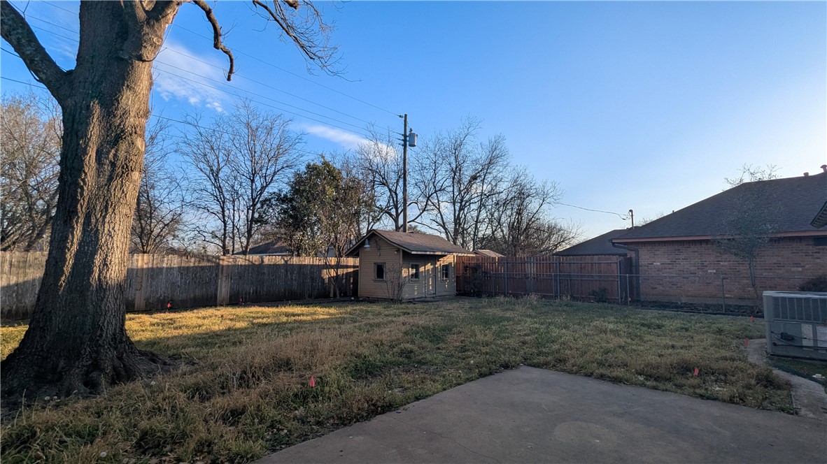 1122 W 6th Street, McGregor, Texas image 35
