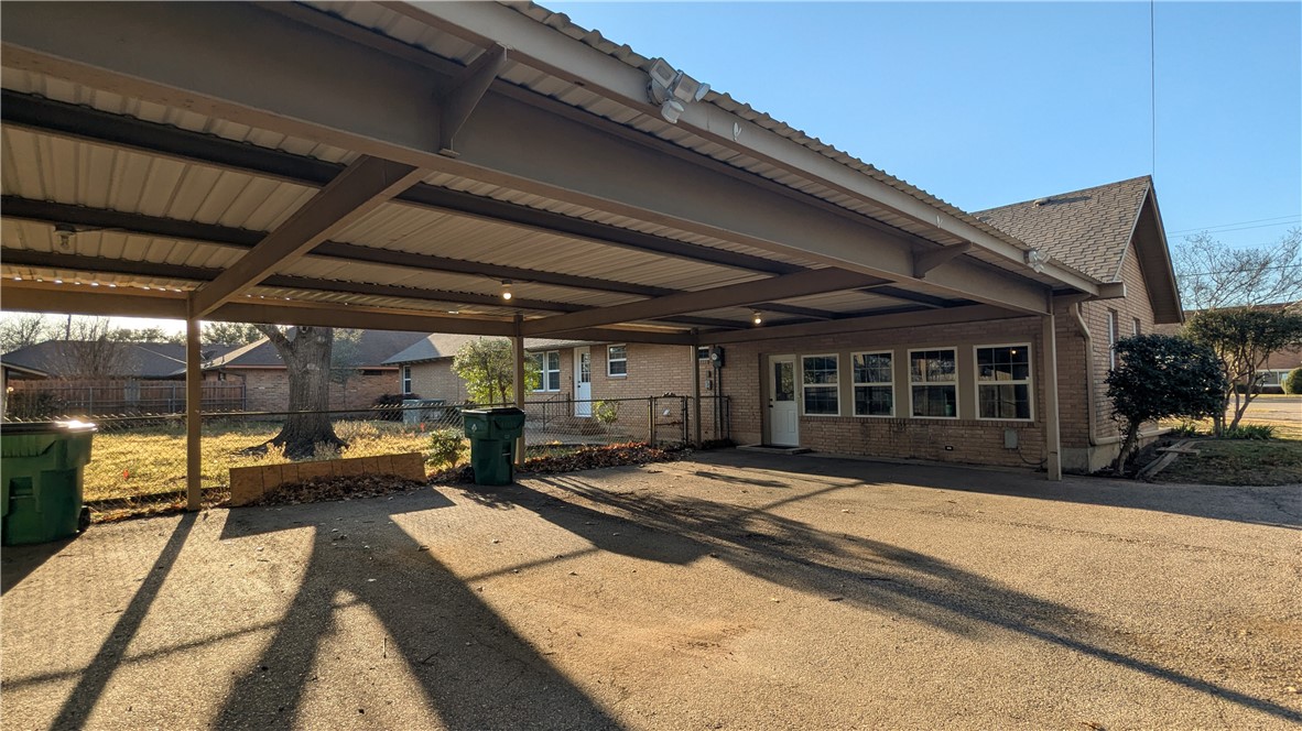 1122 W 6th Street, McGregor, Texas image 33