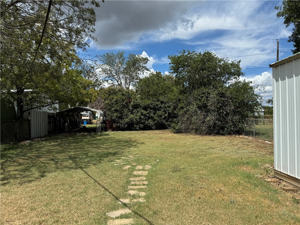 1505 W 10th Street, McGregor, Texas image 4