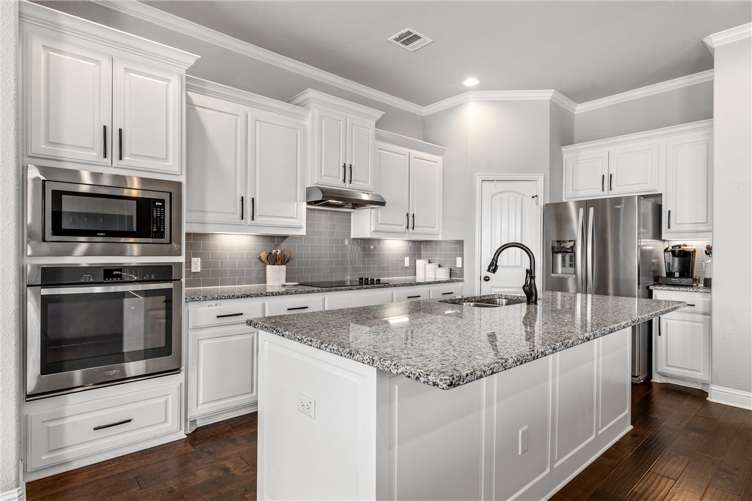 260 Oak Meadow Trail, McGregor, Texas image 7