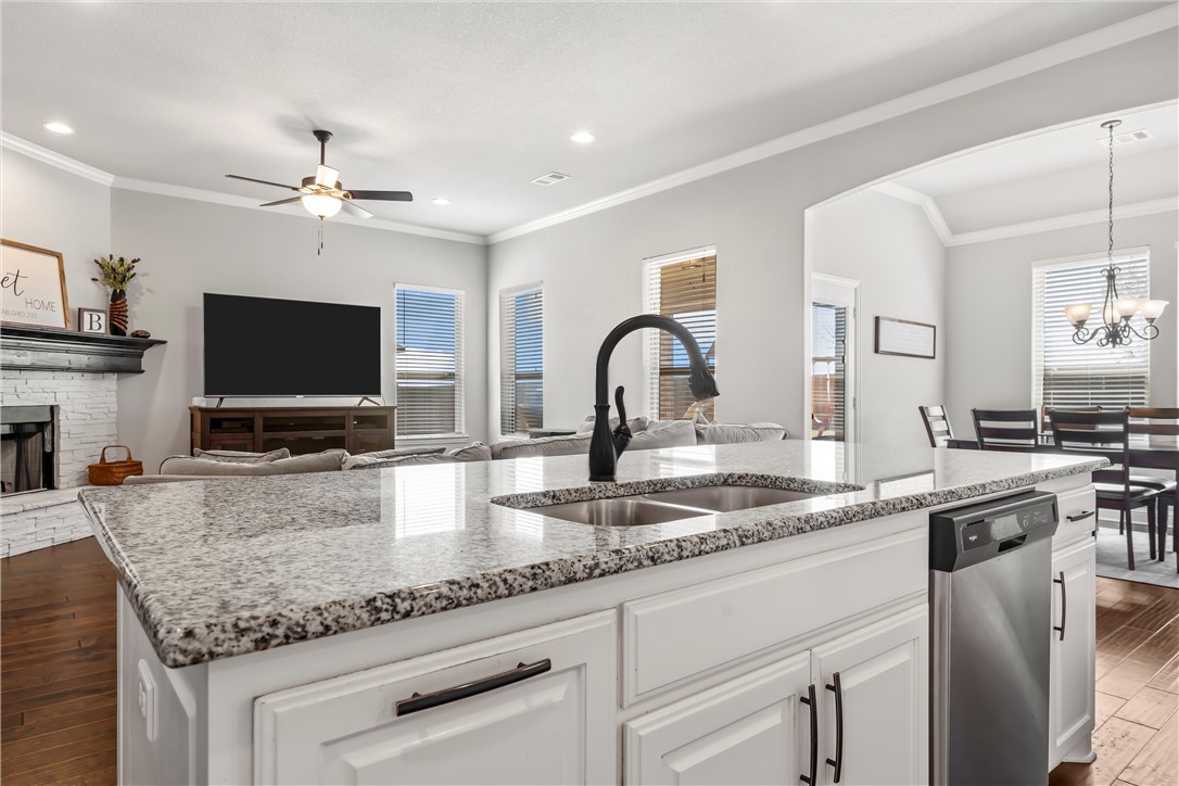 260 Oak Meadow Trail, McGregor, Texas image 10