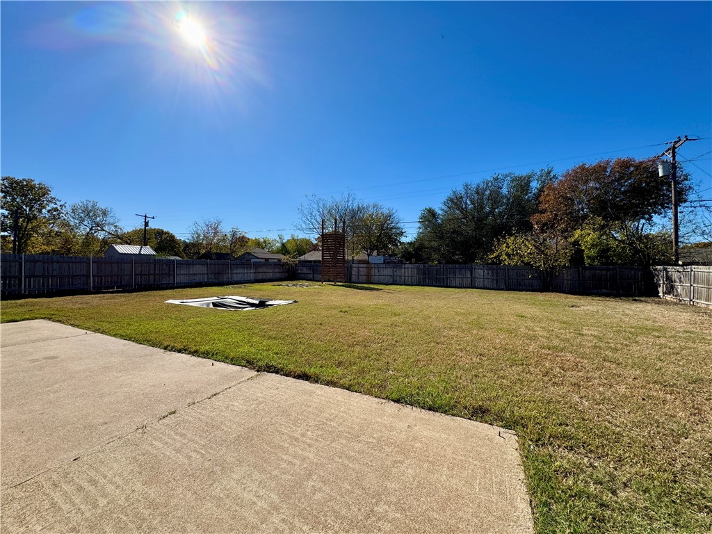 209 Travis Lane, Hewitt, Texas image 14