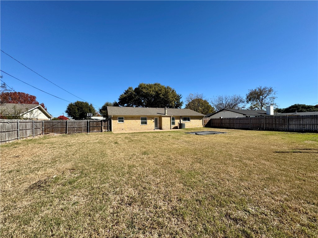 209 Travis Lane, Hewitt, Texas image 15