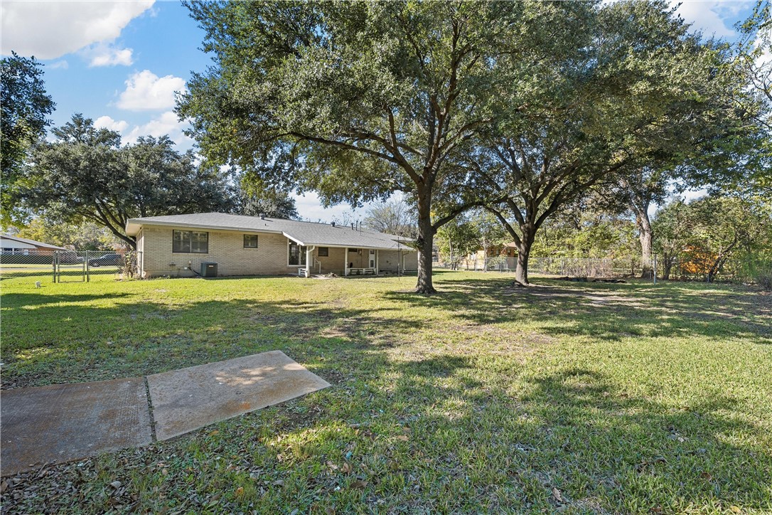 309 Catalina Drive, Woodway, Texas image 21