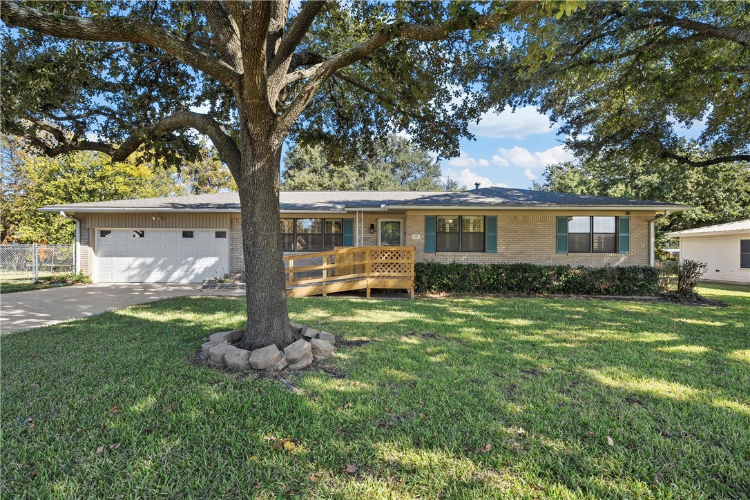 309 Catalina Drive, Woodway, Texas image 1