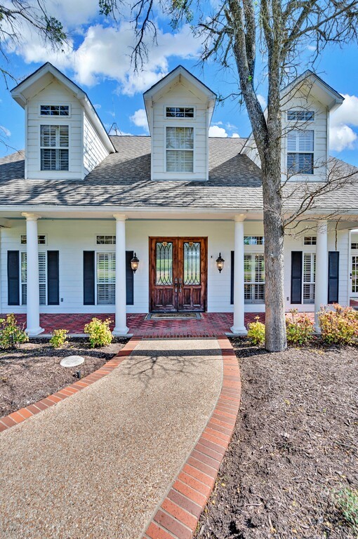 675 Cedar Canyon Road, Crawford, Texas image 2