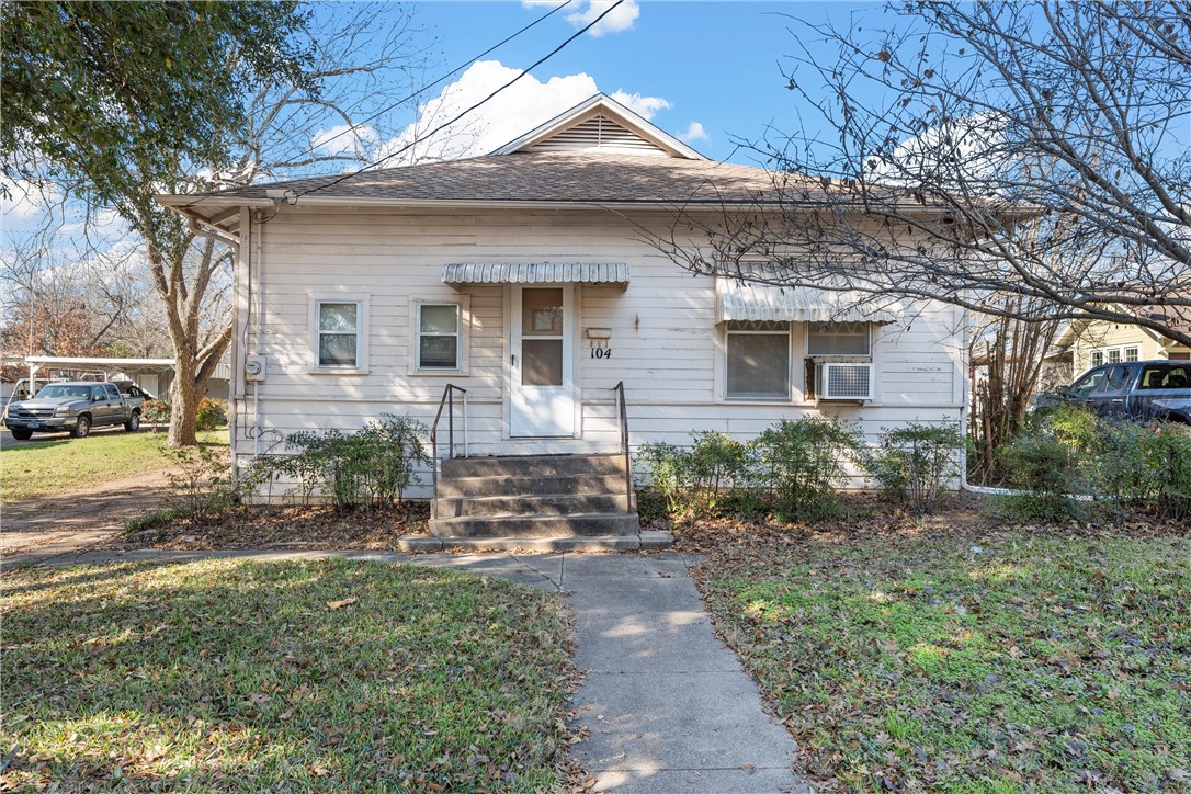 104 S Davis Street, West, Texas image 1