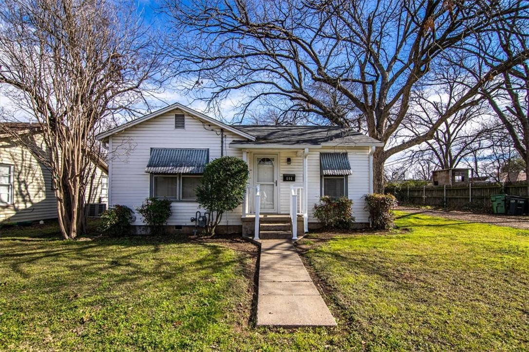 606 N Davis Street, West, Texas image 1