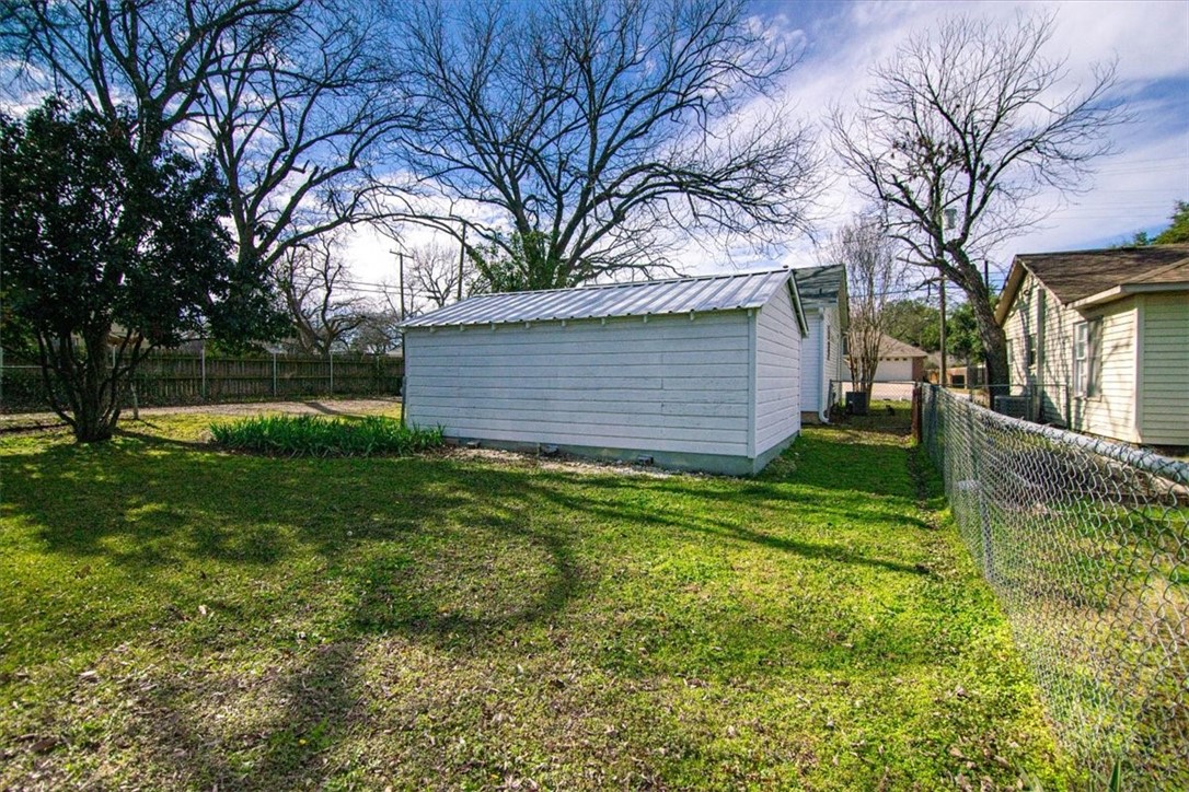 606 N Davis Street, West, Texas image 20