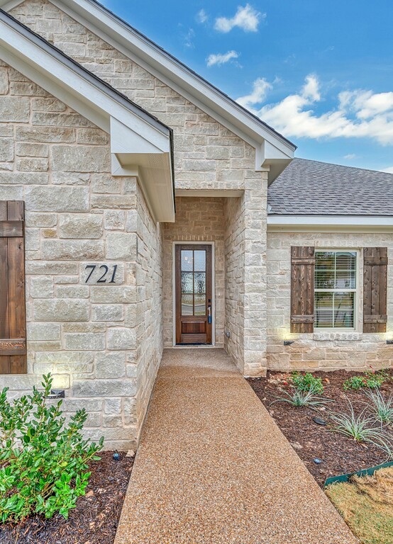 721 Wintergreen Drive, Hewitt, Texas image 3