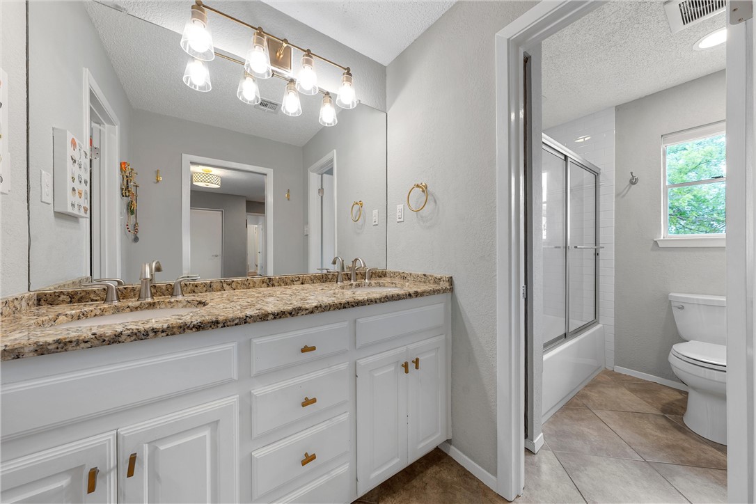 10019 Shadowcrest Street, Woodway, Texas image 18