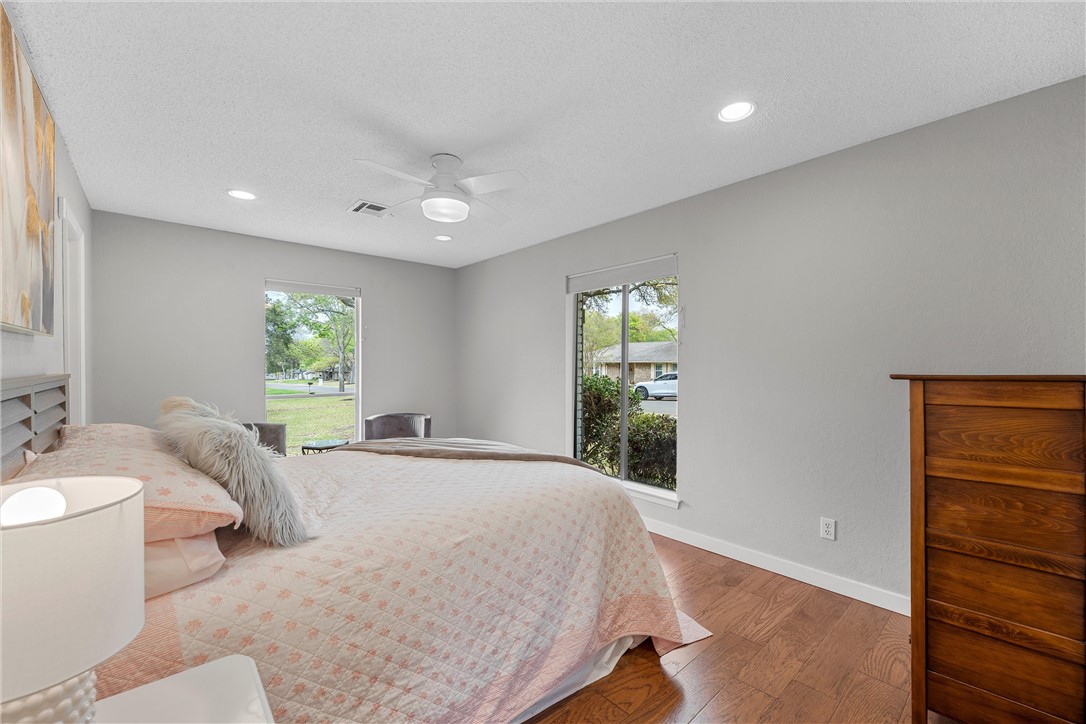 10019 Shadowcrest Street, Woodway, Texas image 25