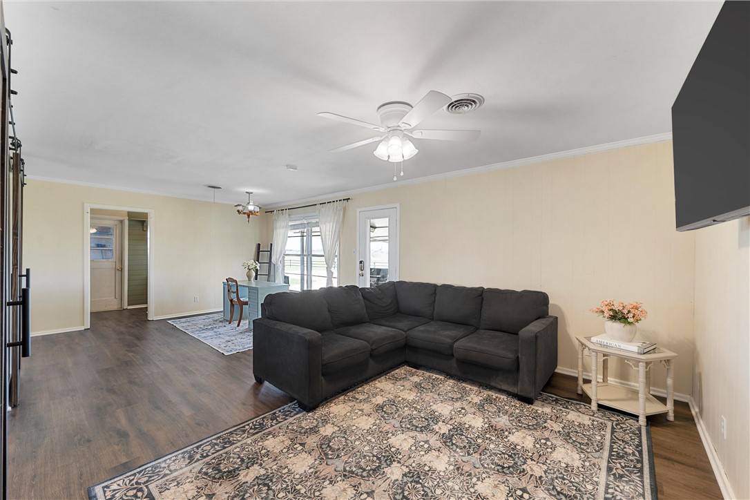 5132 Cedar Rock Parkway, Crawford, Texas image 5