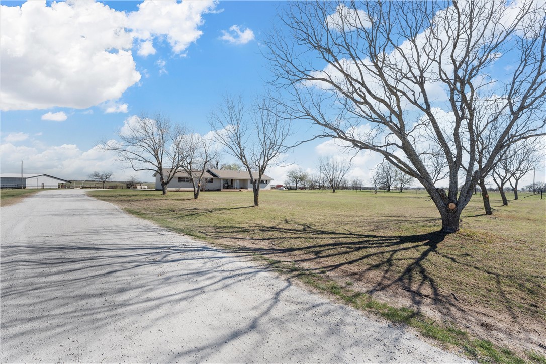 5132 Cedar Rock Parkway, Crawford, Texas image 38