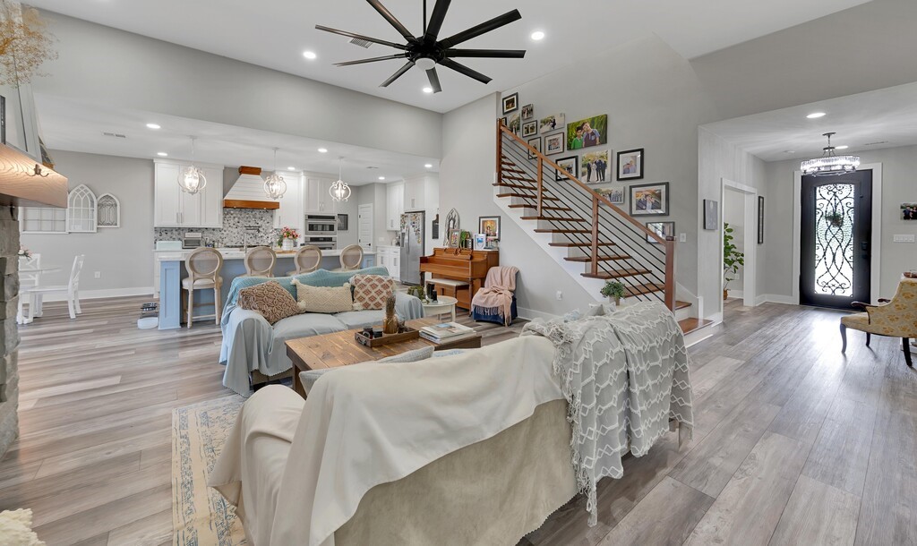 633 N Stovall Drive, Waco, Texas image 8