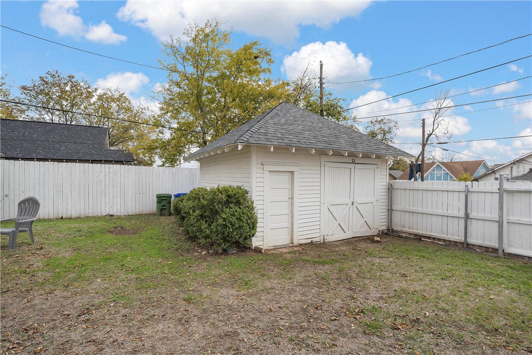 2228 Sanger Avenue, Waco, Texas image 35