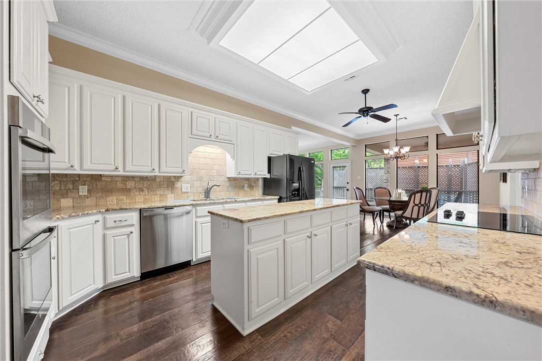 89 Sugar Creek Place Place, Woodway, Texas image 16