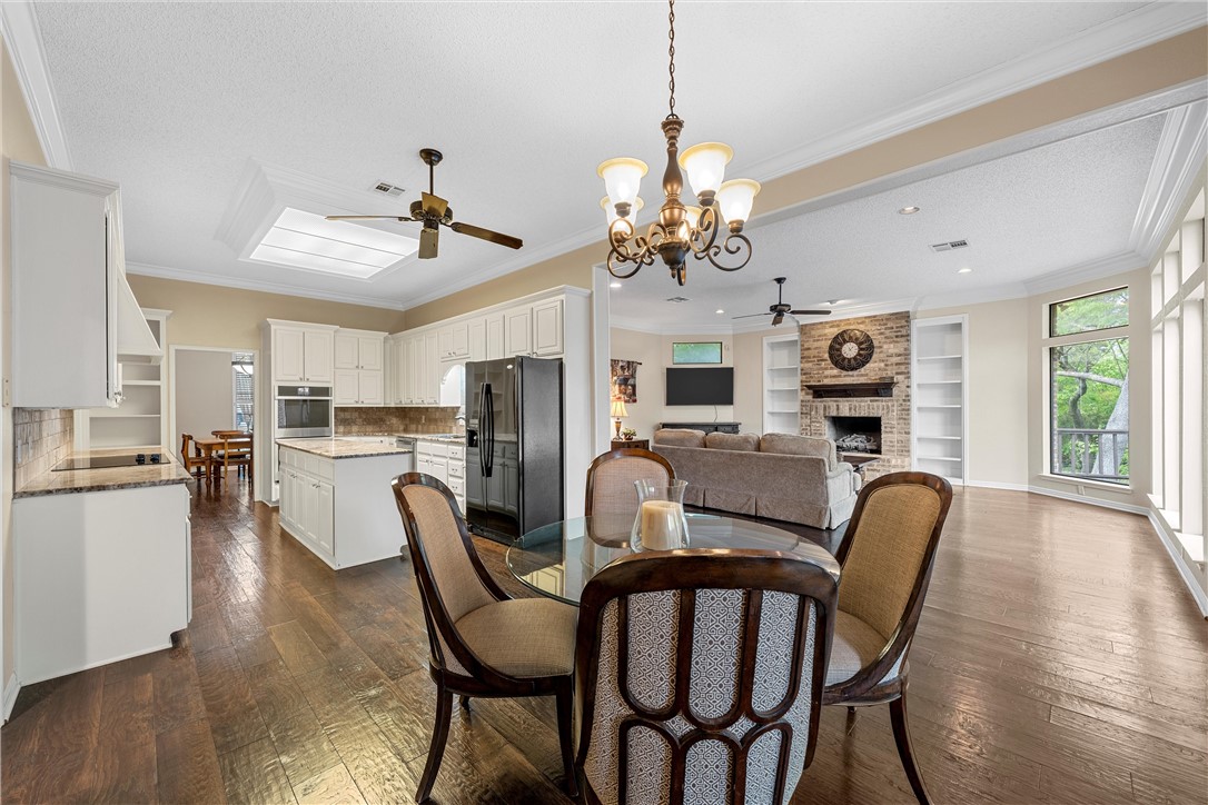 89 Sugar Creek Place Place, Woodway, Texas image 12